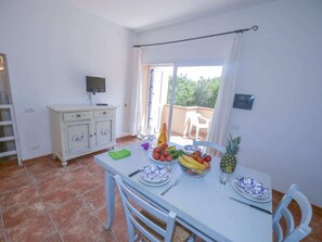 Living room - Apartment With Swimming Pool in Trinita D'agultu e Vignola (Trinità d'Agultu e Vignola)