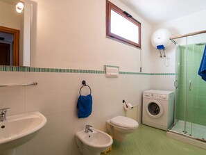 Apartment | Bathroom | Shower, towels - Modern Holiday Home in Tertenia With Swimming Pool (Tertenia)