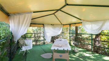 Apartment | Outdoor dining