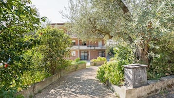 Apartment | Reception