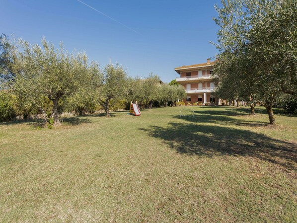 Apartment | Garden - Apartment in Tuoro Near Lago Trasimeno (Tuoro sul Trasimeno)
