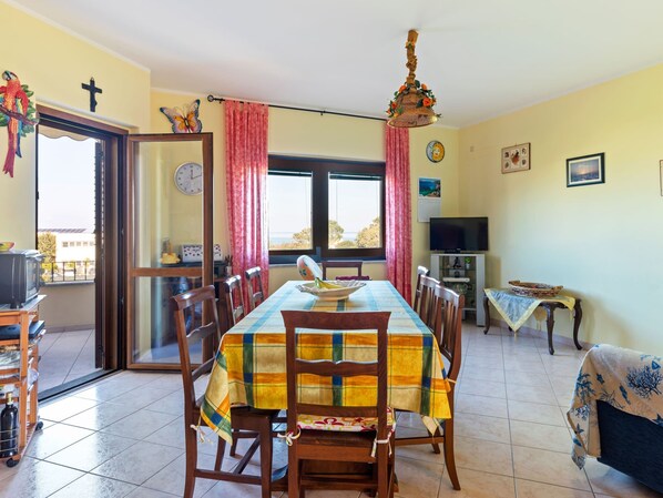 Apartment | Dining