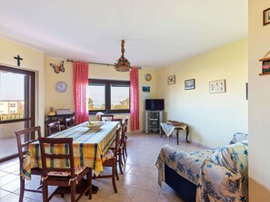 Apartment | Dining