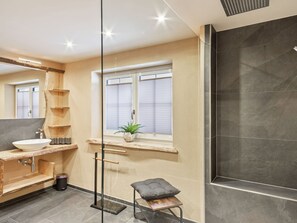 Apartment | Bathroom