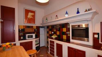 Villa | Dapur peribadi | Peti sejuk, ketuhar gelombang mikro, ketuhar