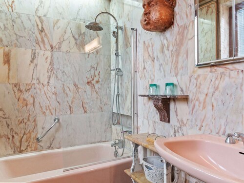 Vintage Holiday Home in Beaumont-du-gâtinais With Garden