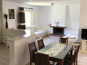 Ferienhaus | Wohnzimmer | Kamin