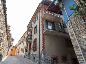 Exterior - Sun-kissed Holiday Home in Calosso With Roof Terrace (Calosso)