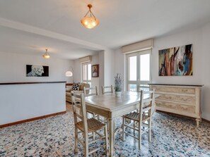 Dining - Sun-kissed Holiday Home in Calosso With Roof Terrace (Calosso)