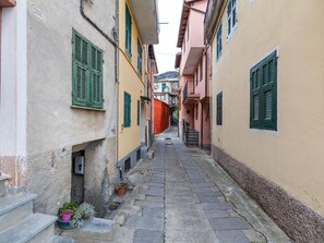 Exterior - Lovely Holiday Home in Cosio D'arroscia With Heating (Cosio di Arroscia)
