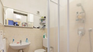 Unclassified image, 5 of 24, button - Lovely Holiday Home in Cosio D'arroscia With Heating (Cosio di Arroscia)