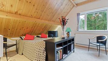 Bungalow | 4 bedrooms, individually furnished, bed sheets