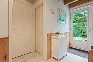 Interior - Terrace Apartment With Lush Garden (Epe)