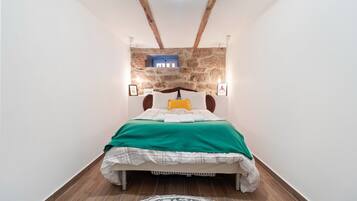 Nhà | 2 phòng ngủ, trang bị nội thất với thiết kế riêng biệt, bộ trải giường