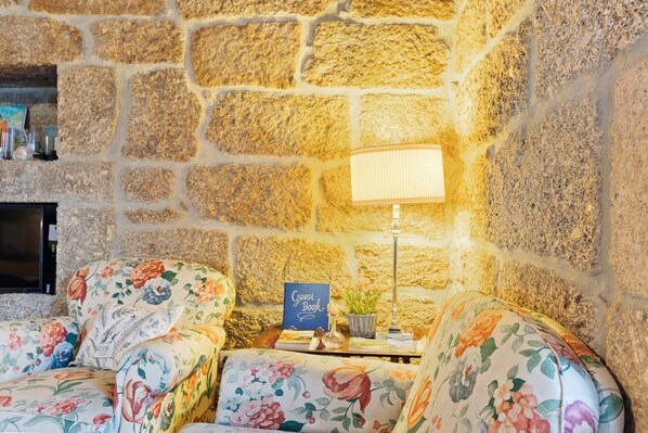 House | Interior detail - Mansion in Vale Abrigoso - Mezio With Patio (Castro Daire)