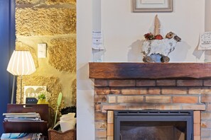 House | Interior detail - Mansion in Vale Abrigoso - Mezio With Patio (Castro Daire)