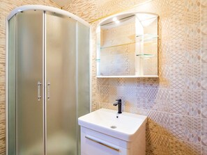 Apartment | Bathroom - Delightful Apartment in Vir With Garden (Vir)