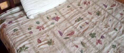 Single Room | Desk, iron/ironing board, free WiFi, bed sheets