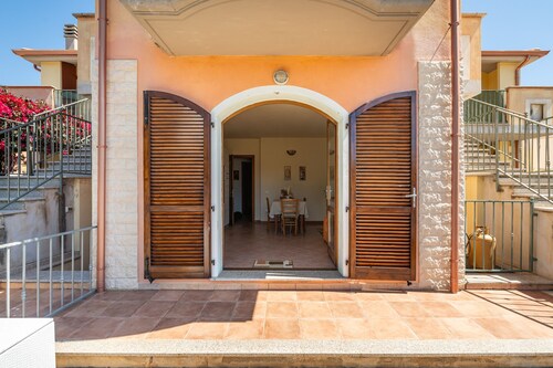 Apartment “Villetta Nora” Close to the Beach with Air Conditioning and Terrace