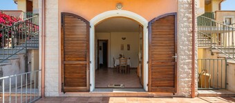 Apartment “Villetta Nora” Close to the Beach with Air Conditioning and Terrace