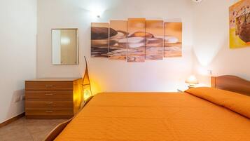 2 chambres, fer et planche Ă repasser, draps fournis