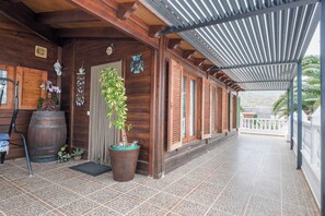 Exterior detail - Charming "Casa Rural" with Sea View, Mountain View, Wi-Fi, Garden, Terrace & Pool (Arafo)