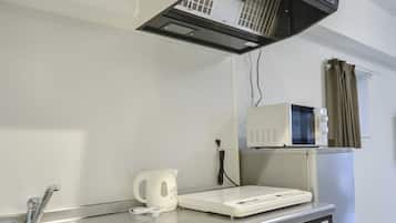 Fridge, microwave, cookware/dishes/utensils, freezer