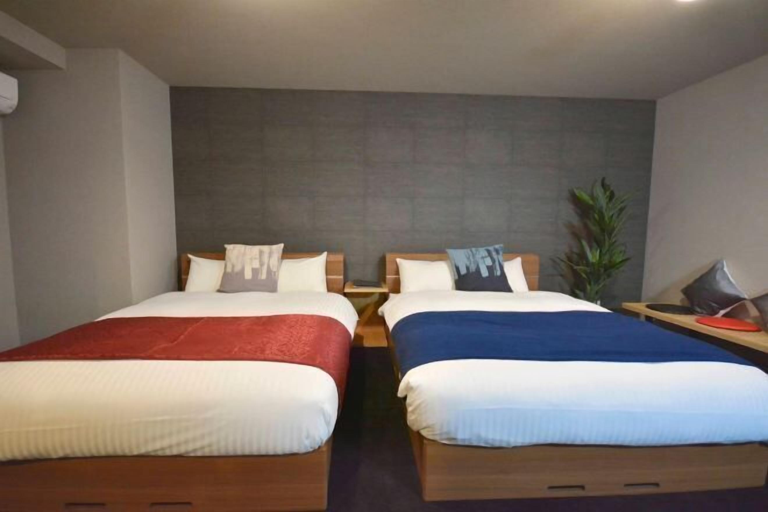 Premium bedding, soundproofing, iron/ironing board, free WiFi