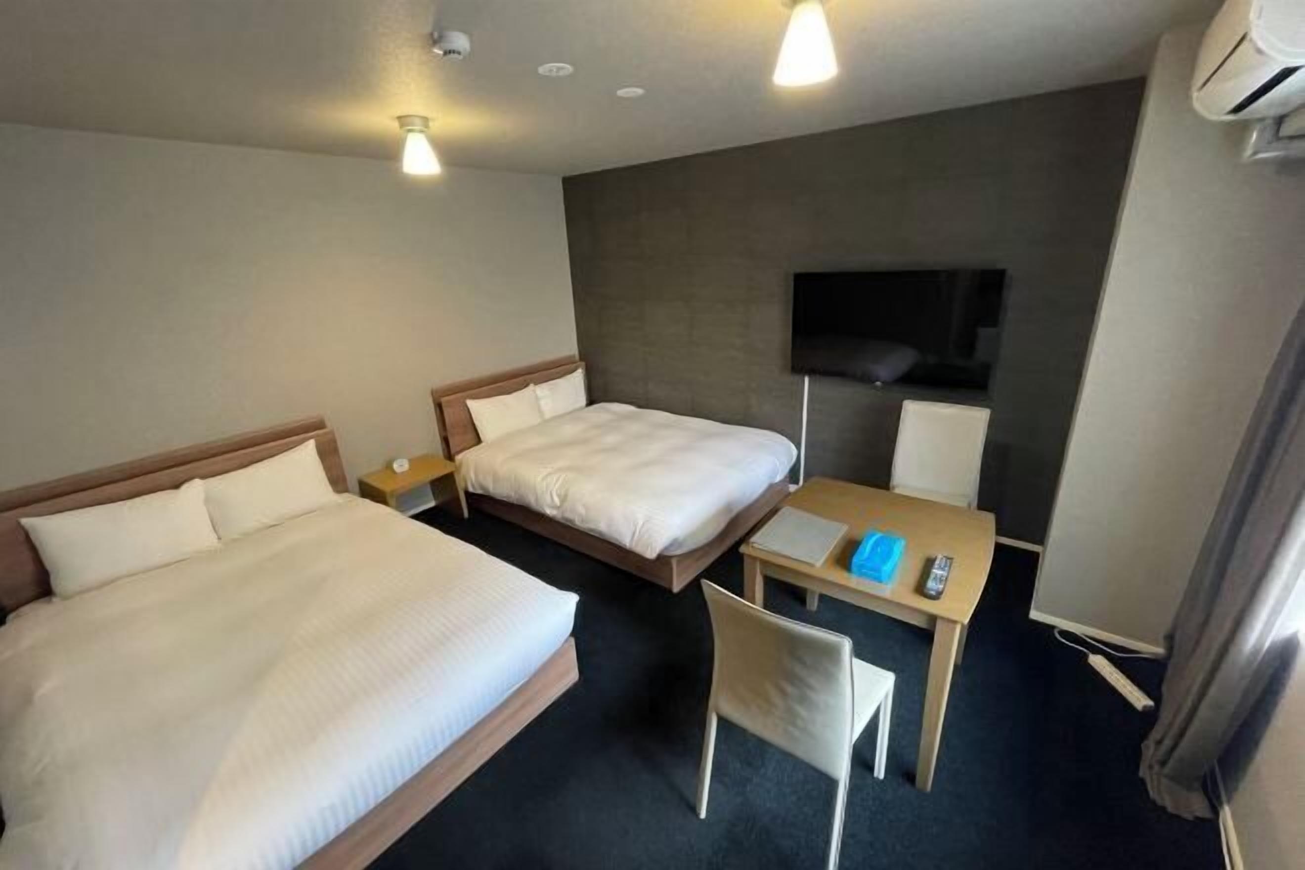 Premium bedding, soundproofing, iron/ironing board, free WiFi