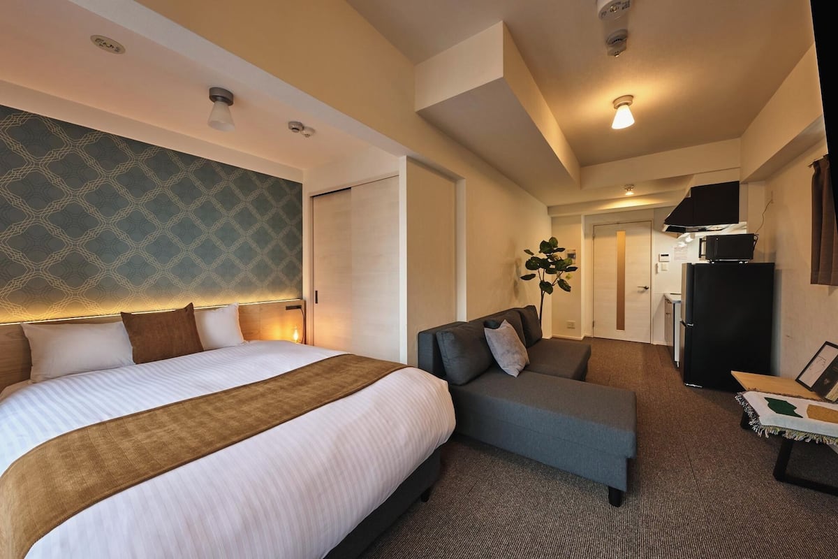 Double Room | Soundproofing, iron/ironing board, free WiFi, bed sheets