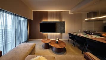 Deluxe-sviitti | Äänieristys, silitysrauta/-lauta, ilmainen Wi-Fi, vuodevaatteet