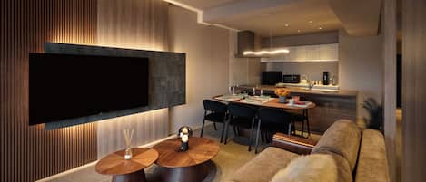 Deluxe Suite | Soundproofing, iron/ironing board, free WiFi, bed sheets