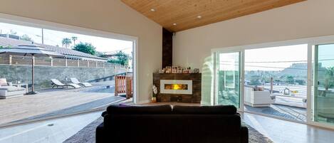 TV connectée, écrans d'ordinateur, imprimantes