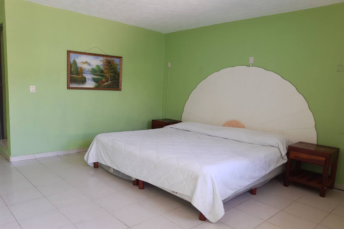 Superior Room | WiFi (free), bed sheets