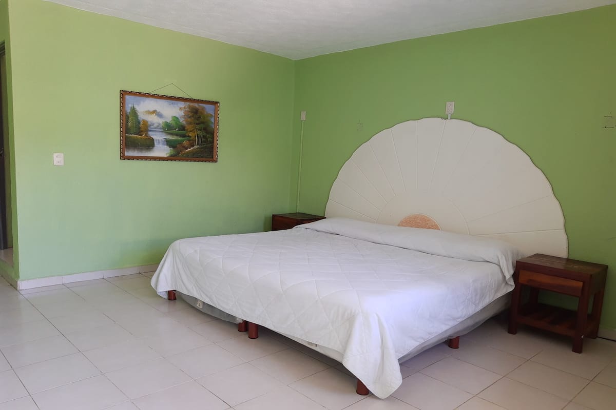 Superior Room | Free WiFi, bed sheets
