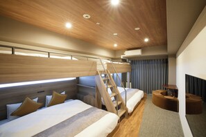 Executive studio suite, niet-roken | Luxe beddengoed, donsdekens, bedden met traagschuimmatrassen, een bureau
