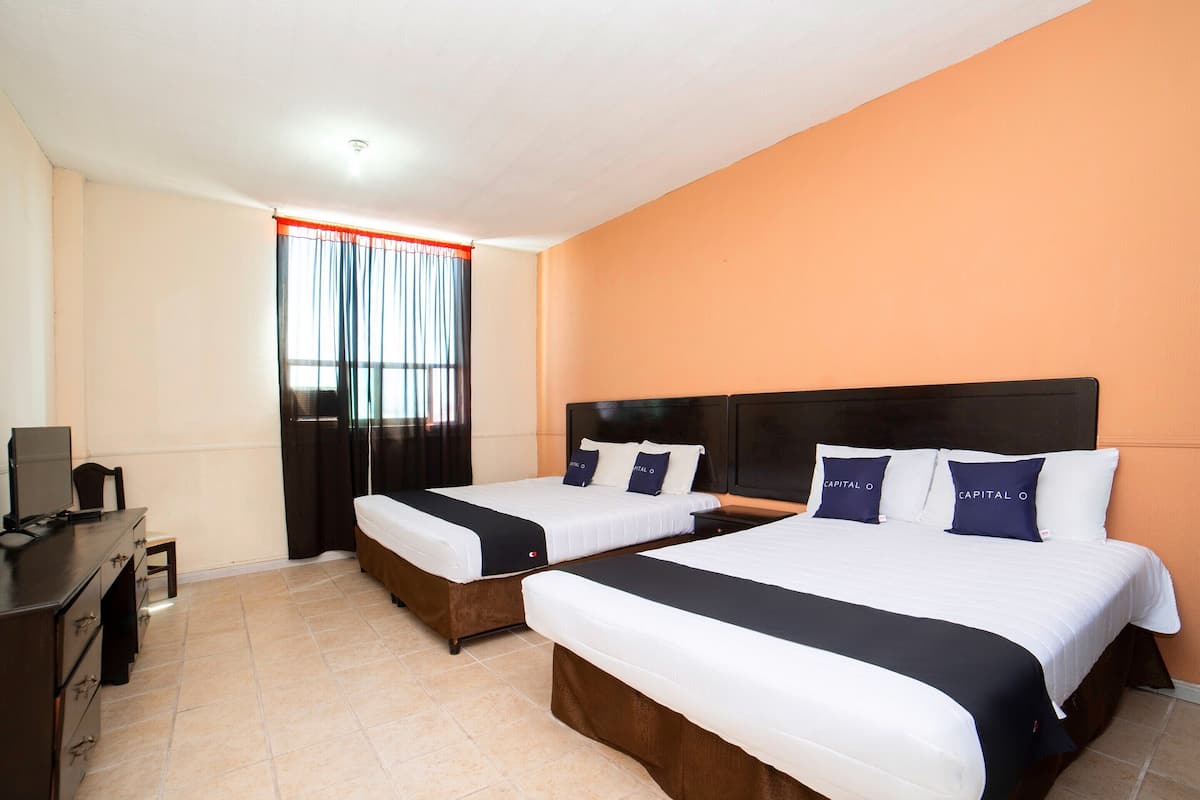 Quarto standard, 2 camas de casal | Individualmente mobiliados, ferros/tábuas de passar roupa
