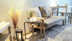 Apartment (102) | Living area | Flat-screen TV - RiriLeo Koenji (Tokyo)