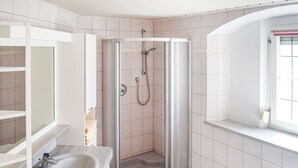 Apartment | Bathroom - Beautiful Apartment in Rattenberg by the River (Rattenberg)