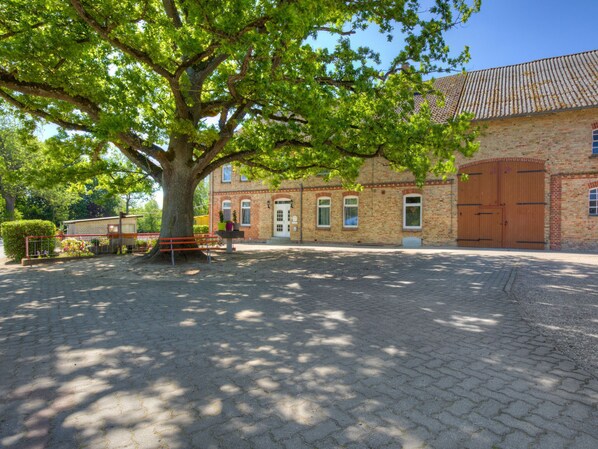Exterior - Delightful Apartment in Klein Pravtshagen With Boating (Kalkhorst)