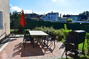 House | Balcony - Spacious Family Haven in Kropelin (Kroepelin)