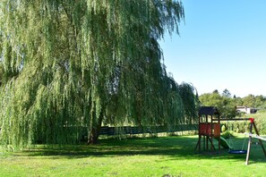 Garden - Spacious Family Haven in Kropelin (Kroepelin)