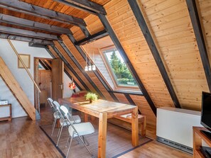 Dining - Gorgeous Holiday Home in Blankenheim With Garden (Blankenheim)