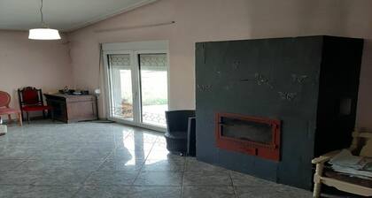 Modest Farmhouse in Voutas With Fireplace