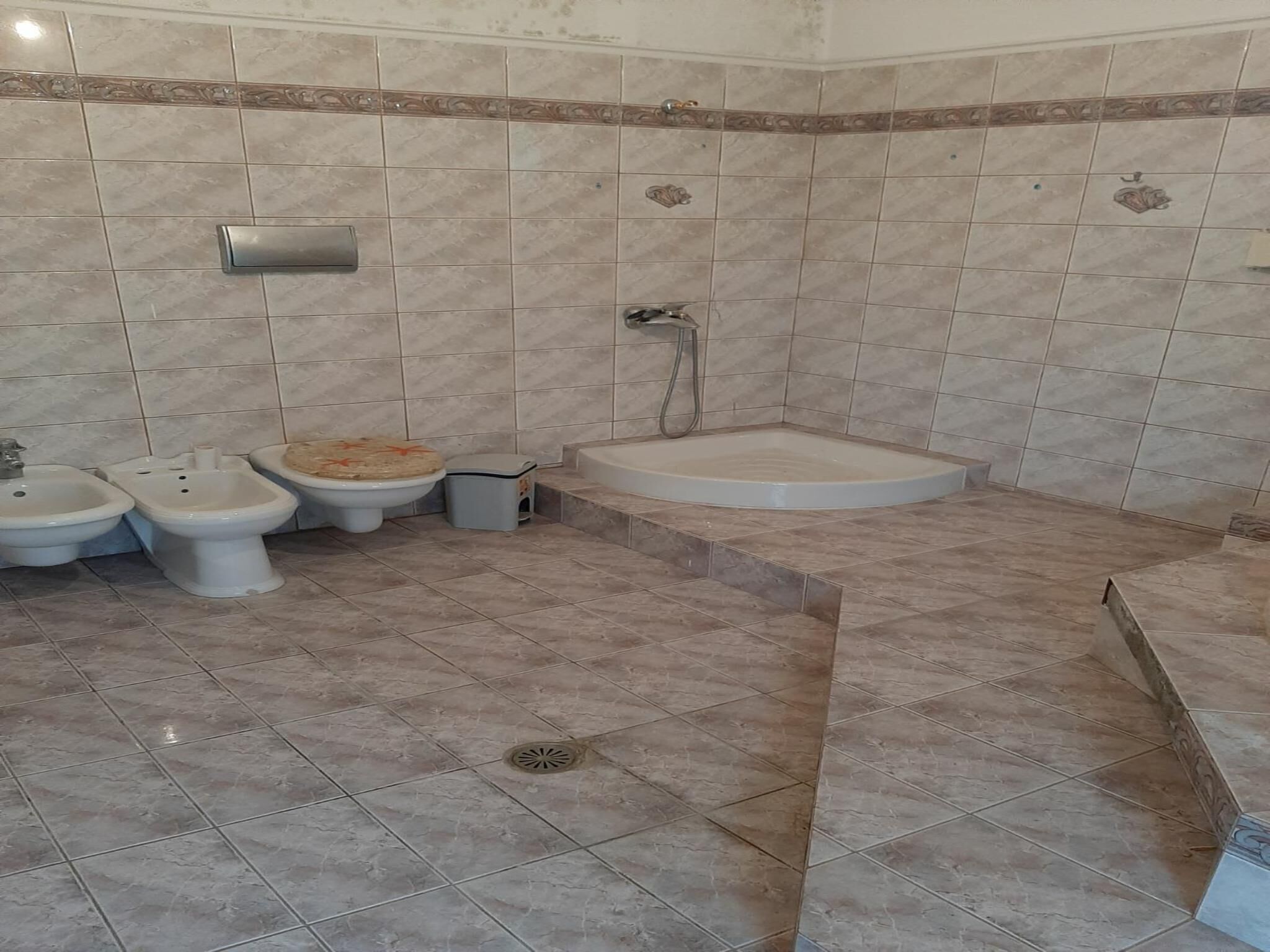 Shower dan handuk