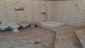Shower dan handuk