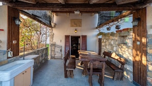 House | Balcony - Pleasant Holiday Home in Buzet With Private Terrace (Buzet)