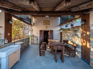 House | Balcony - Pleasant Holiday Home in Buzet With Private Terrace (Buzet)
