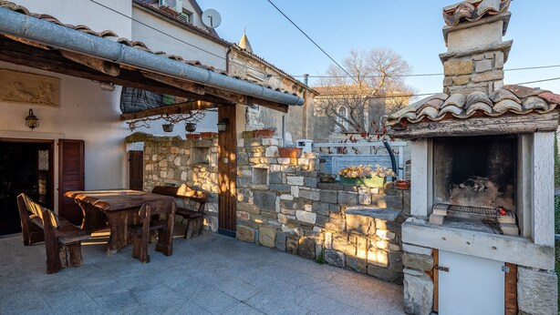 House | Balcony - Pleasant Holiday Home in Buzet With Private Terrace (Buzet)