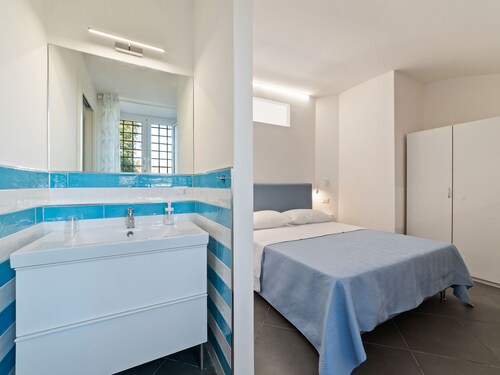 Cosy Holiday Home in Santa Maria di Castellabate With Garden